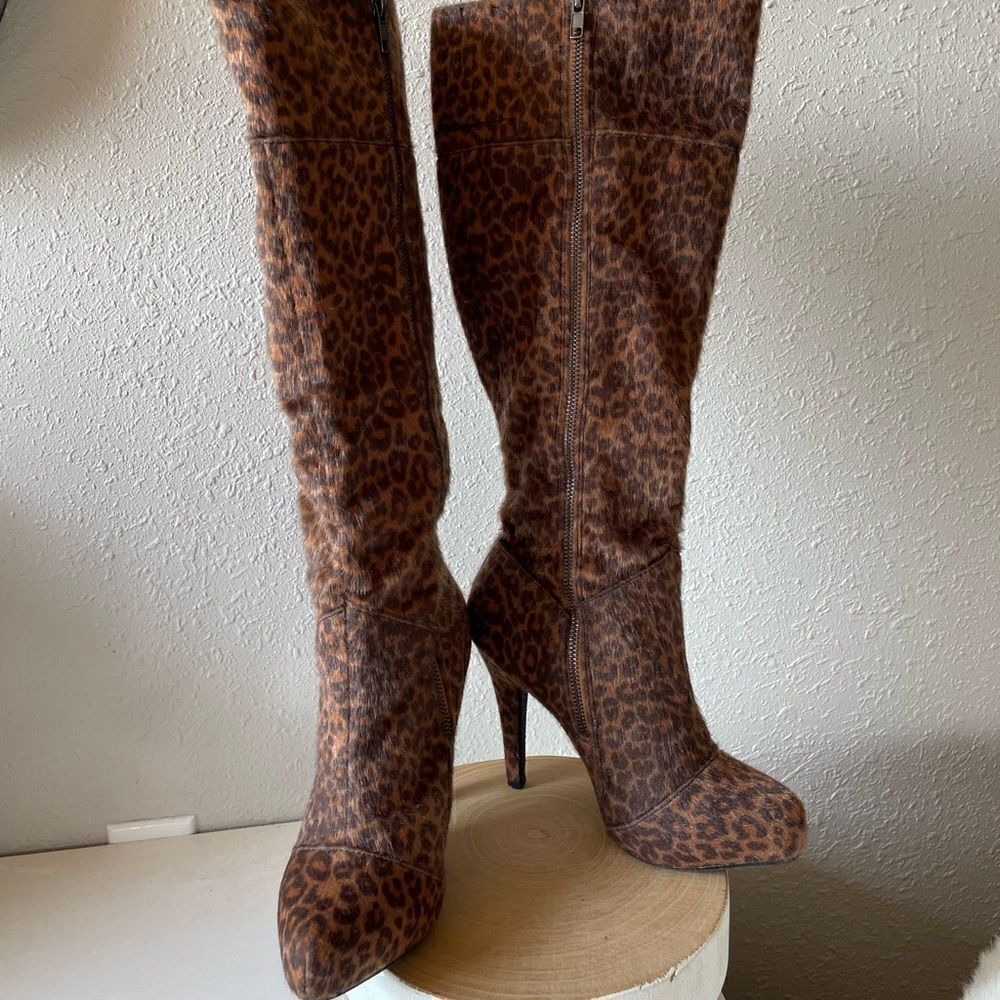 NIB JustFab Janae Leopard Kneed Boots Size 8 - Picture 2 of 12